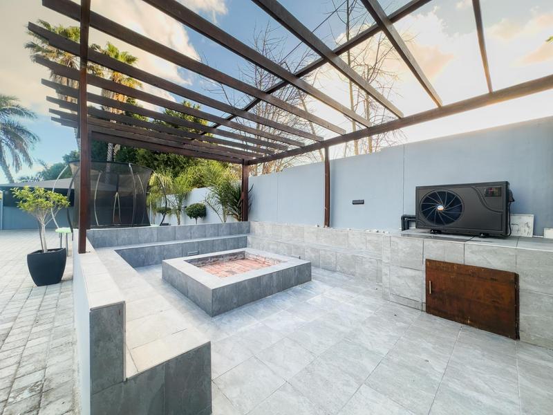 4 Bedroom Property for Sale in Vredekloof Western Cape